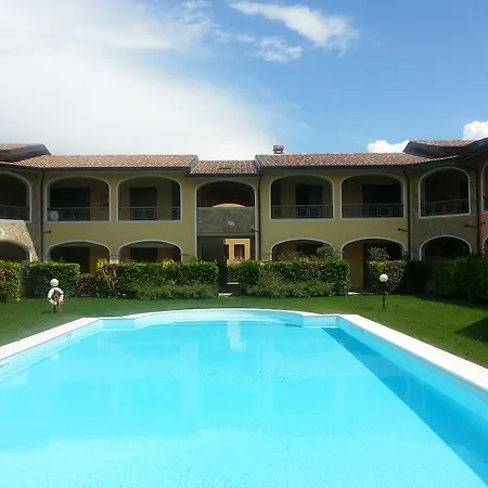 Апартаменты Evelyn's Moniga del Garda