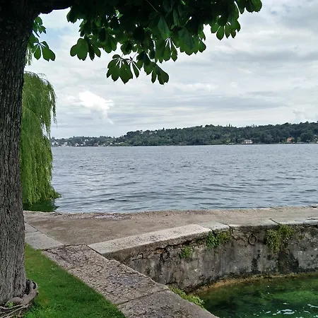 Апартаменты Evelyn's Moniga del Garda