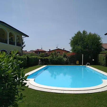 Апартаменты Evelyn's Moniga del Garda