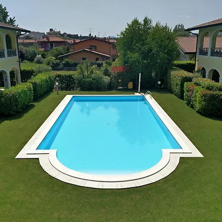 Evelyn's Moniga del Garda