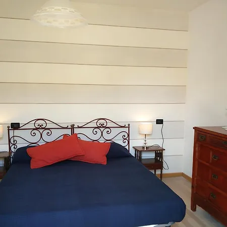 Апартаменты Evelyn's Moniga del Garda