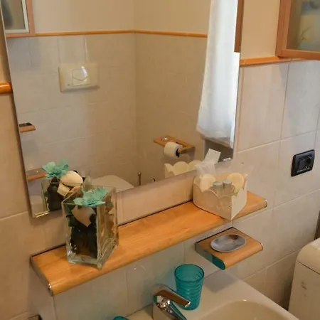 Evelyn's Апартаменты Moniga del Garda